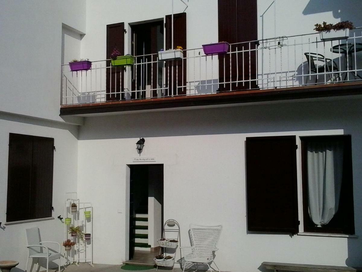 La Casa Bianca Apartment Roe Exterior photo